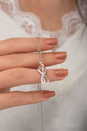 MNZ-925 سبرينغ فولاذي لا نهايه تعانق زوجين قلادة النساء قلادة الفولاذي MKN115 - NEREZE