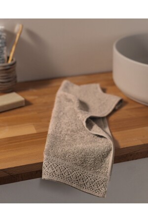 منشفة يد MNZ-Angelique - بيج مظلم - 30x45 سم - Madame Coco