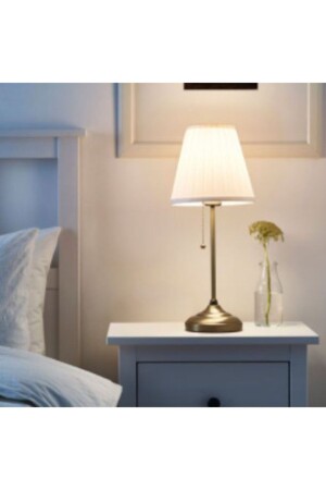 مكنسة مصباح MNZ-Arstid - مصباح طاولة جسم ذو لون ذهب - Ikea