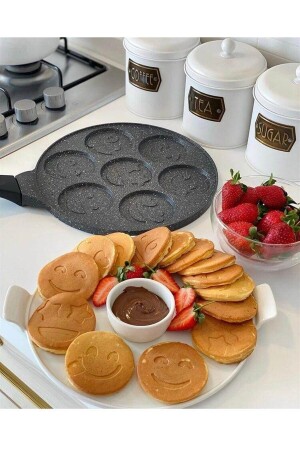 MNZ-Cast Iron Smiling Face Emoji Pancake Pan 24 سم - JASPER