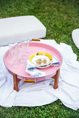 طاولة ملابس من نوع 