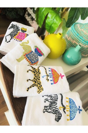 مجموعة من المفاتيح المزخرفة من الحيوانات (MNZ-Decorative Safari Animals) GESFRH05 - ge living