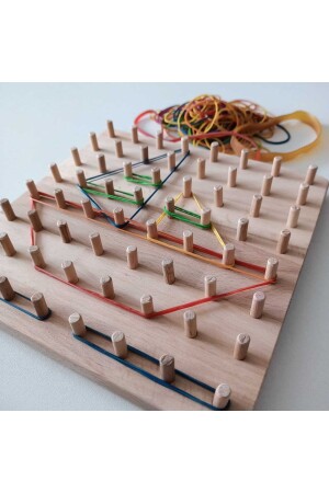 MNZ-Geoboard - بطاقة تعليمية مونتيسوري لعبة هندسة شكلات المطاط (8X8) M10161110 - Moccotoys