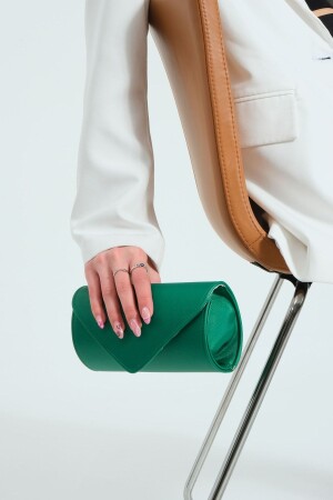 حقيبة ملابس مساء من الـ MNZ-Green Satin - Bibags