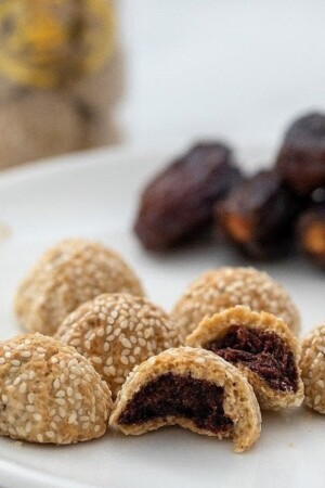 MNZ-Hatay Kömbe مع التواريخ 1 كجم طبيعي، بدون مادة 009841 - Ketre Süt Ürünleri