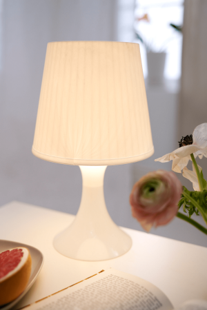 مصباح طاولة MNZ-Lampan 29 سم - أبيض - Ikea