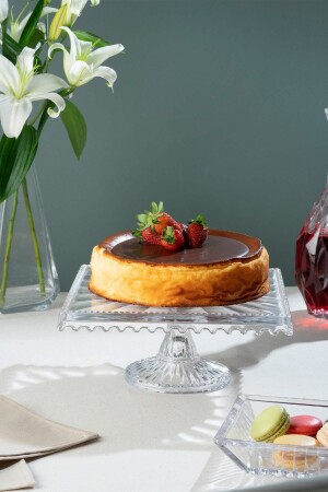MNZ-Linea Model Glass Footed Square Cake and Pastry عرض الحاضر ل.ن. SKE. 025. 01. 000 - Glamis