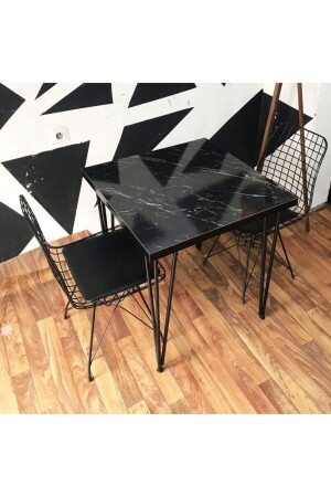 طاولة بالكون من MNZ-Mutak مع مقاعد سلكية - Yusgos