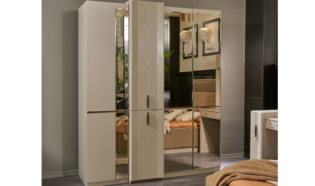 الموضة المعدنية من 