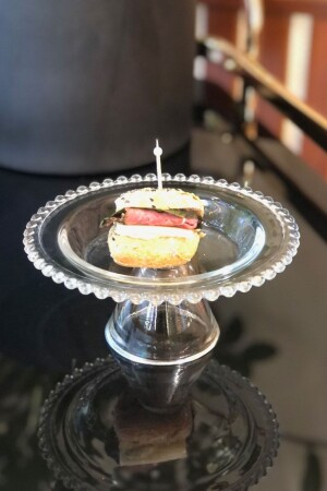 MNZ-Standing شفافة صغيرية ذو ريشة حافة الزجاج عرض لوحة 16 سم حجم صغير 11504-1576 - Heritage