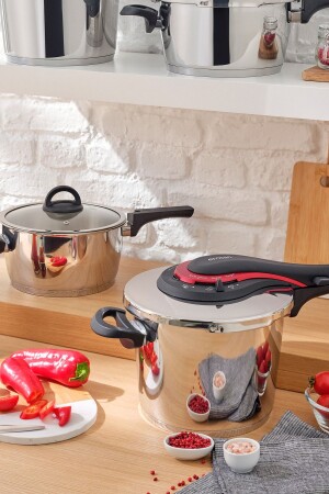 MNZ-Up-line Red 4+6 Lt Classic Stainless Steel Pressure Cooker Set 600. 15. 01. 0457 - Emsan