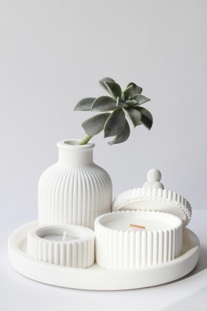 مجموعة ملحقات الشموع والفوضى ذات الألوان البيضاء الخاصة التصميم (تستبعد ضوء الشمس) - homeartplus