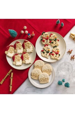 Noel Baba Kardan Adam Kar Küresi Yılbaşı Kurabiye Kalıbı Ve Şeker Hamuru Kalıbı Üçlü Set - Hobist