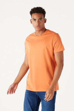 Orangefarbenes Herren-T-Shirt aus 100 % Baumwolle mit schmaler Passform und schmalem Schnitt und Rundhalsausschnitt 4A4800000001 - 2