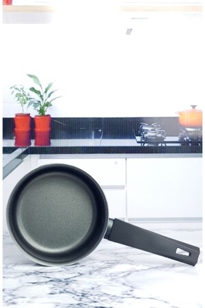 Pandeli-Serie 18 cm Teflon-Soßentopf, Soßenschüssel, Bratpfanne, Milchkännchen 18 cm 16 cmklntbn - 4