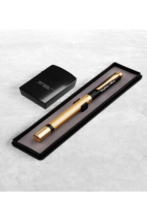 Personalisiertes Geschenkset mit Stift und Benzinfeuerzeug aus schwarzem Metall mit Namen BK31913 - 1