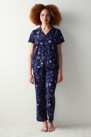 Pyjama-Set mit Hemd und Hose in Marineblau mit Sternzeichenmuster - 1