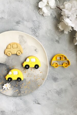 Gelber Auto-Teigformer / Keksform - Cestopieno