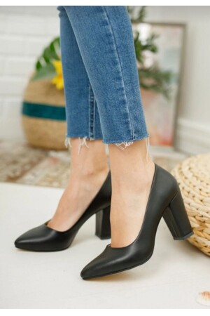 Schuhe mit Stiletto-Absatz - 1