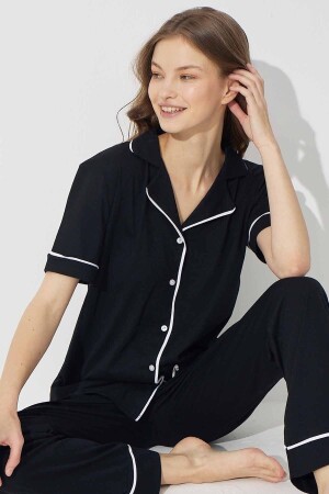 Schwarz-weißes Kurzarm-Pyjama-Set aus Baumwolle mit Knöpfen 7352 für Damen - 1