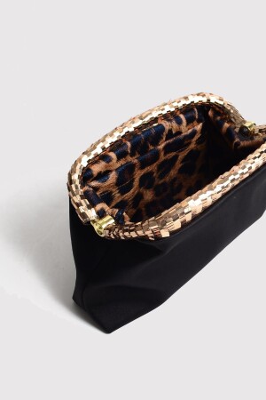 Schwarze Clutch-Abendtasche aus Satin mit goldenen Pailletten und detaillierten Details - 8