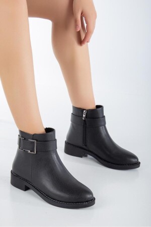 Schwarze Damen-Kurzstiefel mit Schnalle, Modellcode 109 - 1