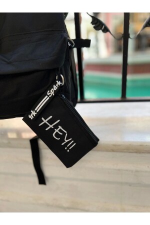 SCHWARZE SCHULTASCHE MIT HEY-TEXT - 4