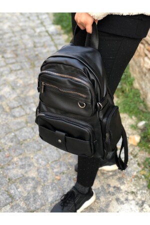 Schwarzer Damenrucksack aus gewaschenem Leder - 3