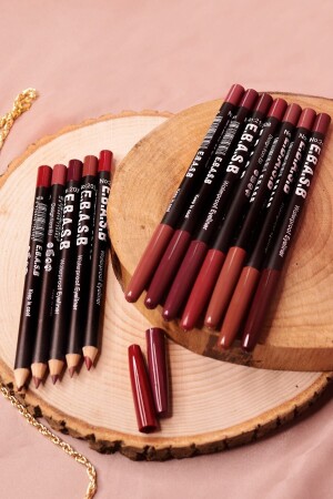 Set mit 12 farbigen Lippenstiften - 3