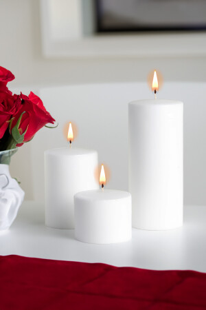 Set mit 3 Kerzen, weiß, 7 Durchmesser, groß, Brenndauer: min. 72 Stunden, ab11 - 7