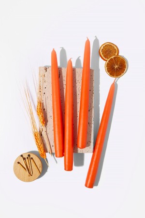 Set mit 4 orangefarbenen Kerzenständern - 1