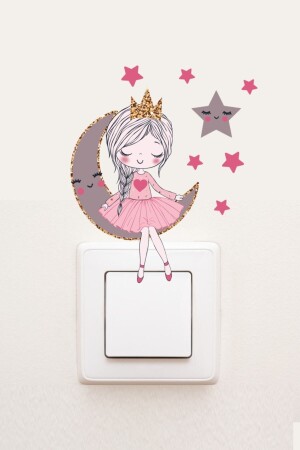 (منز) - صوكت - فتاة جميلة تجلس على القمر - Sim Tasarım