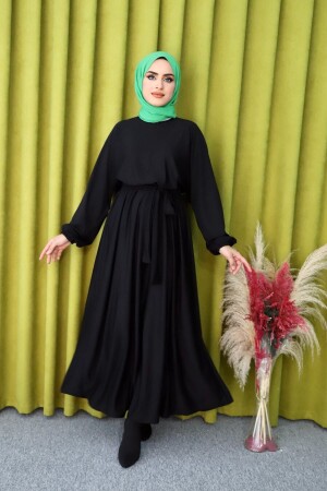 Sima Mevlana ausgestelltes Scuba-Hijab-Kleid - 1