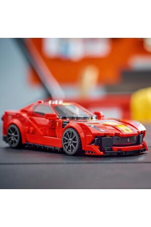 ® Speed Champions Ferrari 812 Competizione 76914 - 9 Yaş ve Üzeri için Yapım Seti (261 Parça) - 10