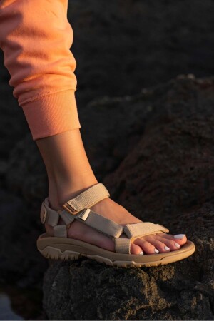 Step Koyu Bej Cırtlı Düz Taban Kadın Sandalet - 5