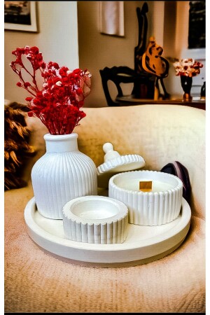 مجموعة هدايا من الشموع والإسطوانات ذات الرائحة ذات الرائحة ذات الرائحة ذات الرائحة الخاصة باللون الأبيض (ستستبعد 