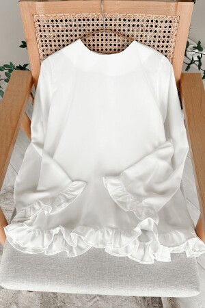 قميص أبيض من 