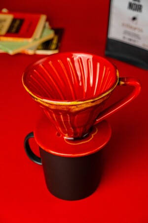 V60 02 El Yapımı Seramik Dripper (kırmızı), Seramik Kahve Demleme Ekipmanı, Ballı Tasarım 6007 - 1