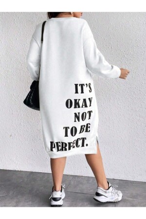 Weißer „It's Okay Not To Be Perfect“ bedruckter Hijab mit Rundhalsausschnitt - 1