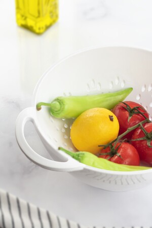 Weißes Acryl-Nudelsieb und Gemüse-Obstsieb 1652012 - 5