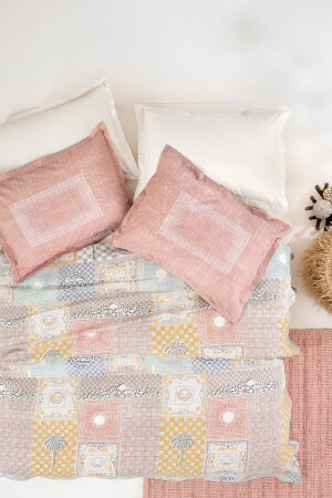 مجموعة من المباني المزدوجة من 